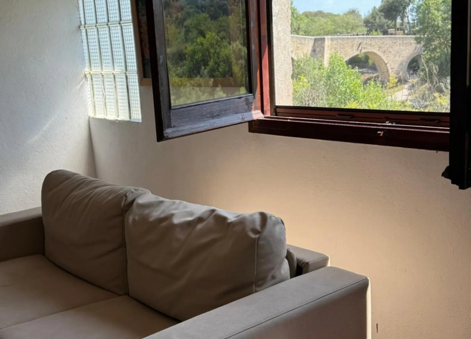 Besalu Pont Vell Apartment 0*,  スペイン